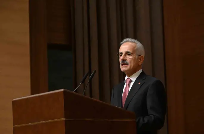 Bakan Uraloğlu: "5G hizmetlerini 2 yıl içerisinde ülkemizin her bir noktasında vatandaşlarımızın hizmetine sunacağız"
