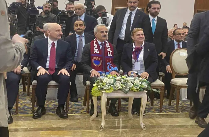 Bakan Uraloğlu: "Trabzon ile Samsun arasını 2 saate düşüreceğiz"
