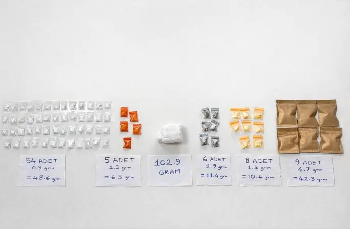 Bakırköy’de aracın torpidosundan uyuşturucu zulası çıktı
