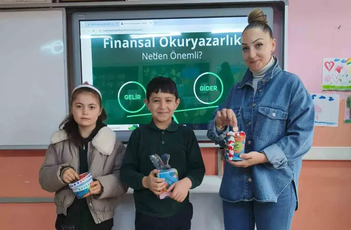 Balıkesir’de öğrencilere ilk ders "Finansal Okuryazarlık"
