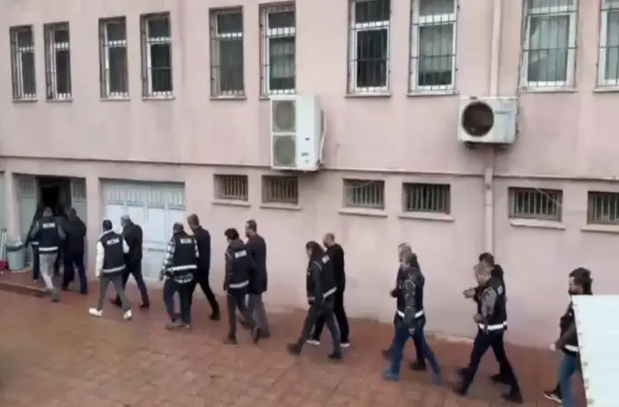 Bandırma merkezli rüşvet ve kişisel veri operasyonunda 7 tutuklama
