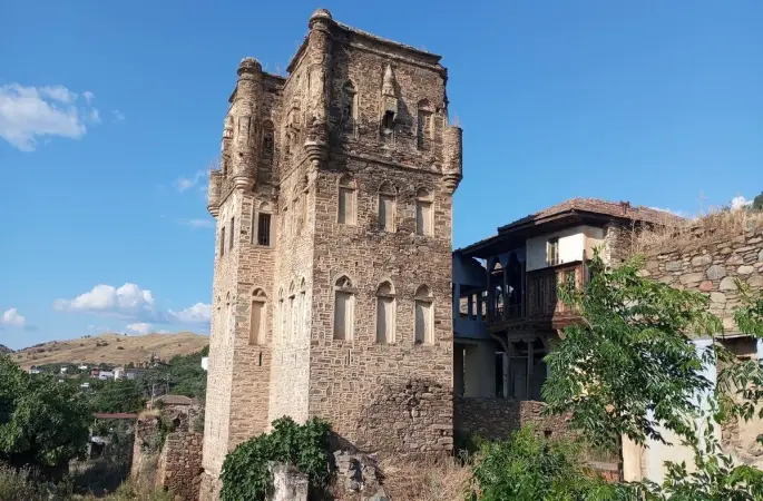 Başkan Alıcık, Arpaz Kulesi’ne dikkat çekti
