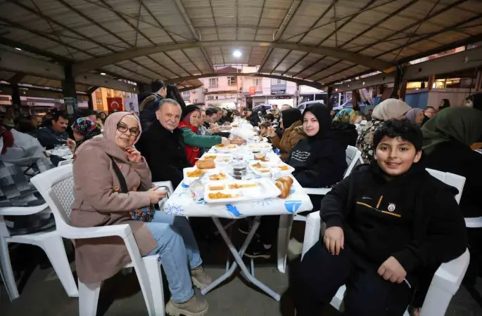 Başkan Balaban Karaköy’de vatandaşlarla iftar yaptı
