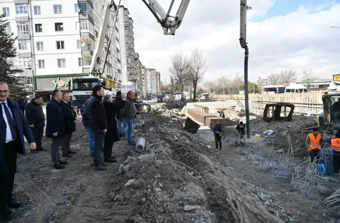 Başkan Büyükkılıç, 300 milyon TL’lik katlı kavşak projesini yerinde inceledi
