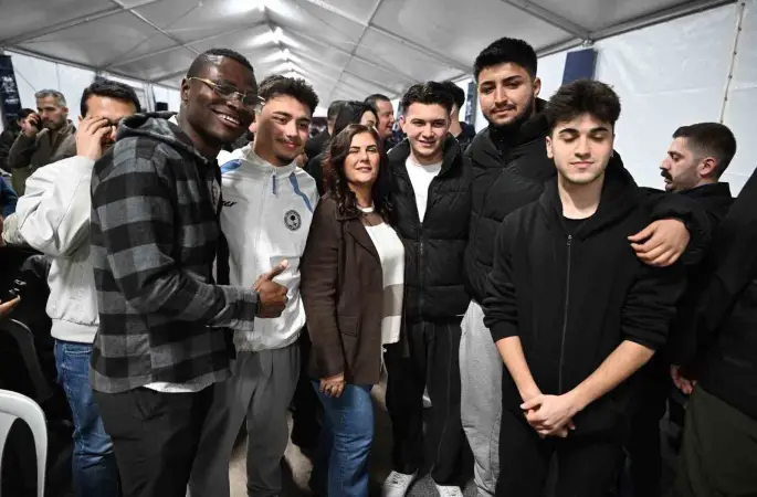 Başkan Çerçioğlu, iftar sofrasında vatandaşlarla buluştu
