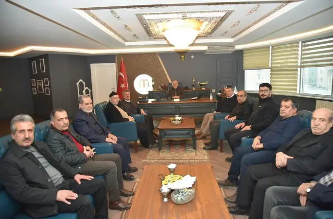 Başkan Dumandağ: "Borsalar arasında kurulacak iş birliklerinin, ülke ekonomisine uzun vadeli katkılar sağlayacağına inanıyoruz"
