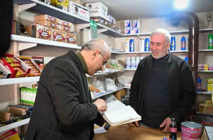 Başkan Er, vatandaşların mahalle bakkallarına ve fırınlarına olan borçlarını kapattı
