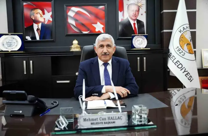 Başkan Hallaç: "Kadir gecesi, kalplerimizi Kur’an’ın nuruyla aydınlatsın"
