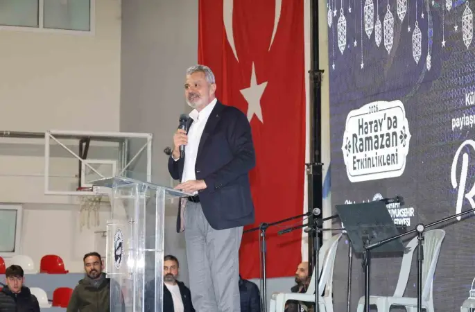 Başkan Öntürk’ten, CHP lideri Özel’e kaldırım taşı ve çöp konteyneri göndermesi
