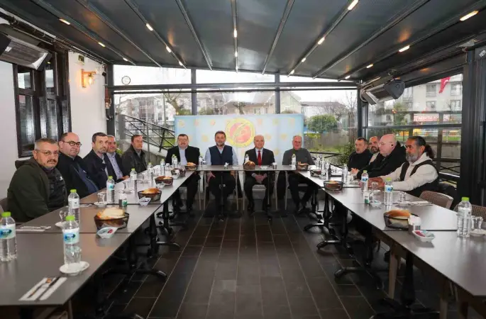 Başkan Özlü gazetecilerle bir araya geldi
