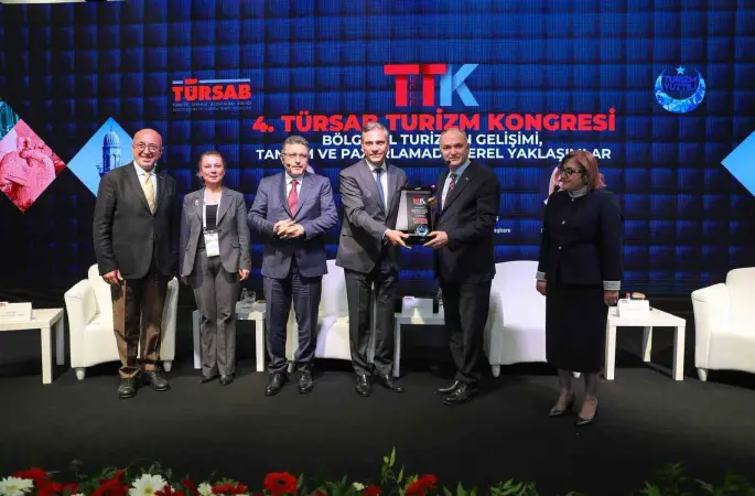 Başkan Özlü turizm sektör temsilcileri ile bir araya geldi
