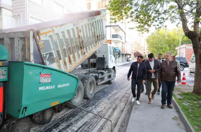 Başkan Palancıoğlu sabahın ilk ışıklarında sahada
