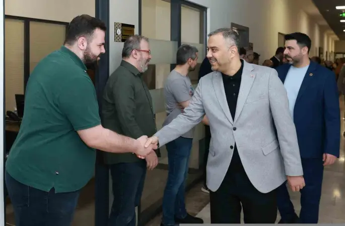 Başkan Toptaş belediye personeliyle bayramlaştı
