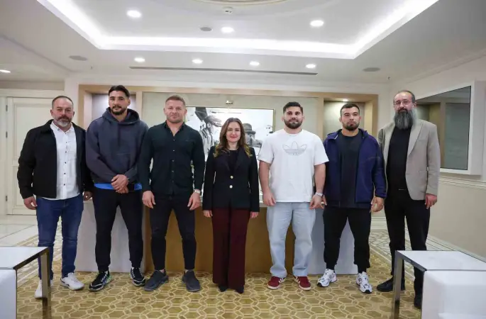 Başkan Vekili Özdemir başpehlivanları ağırladı: "Altın kemeri Antalya’ya getireceğinize inanıyorum"
