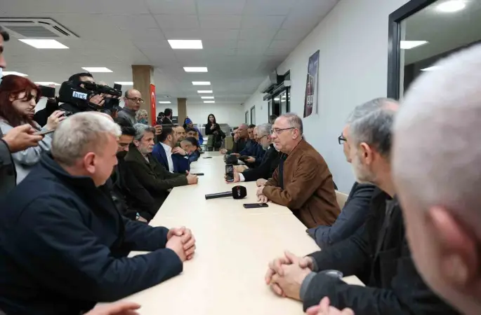 Başkan Yapar, basın mensuplarıyla iftar sofrasında bir araya geldi
