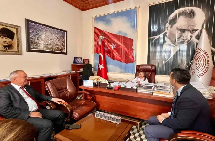 Başkan Yıldırımkaya öğrencileri makamında ağırladı
