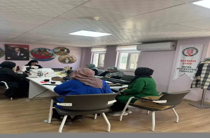 Batman’da kadınlar ilmek ilmek geleceği dokuyor
