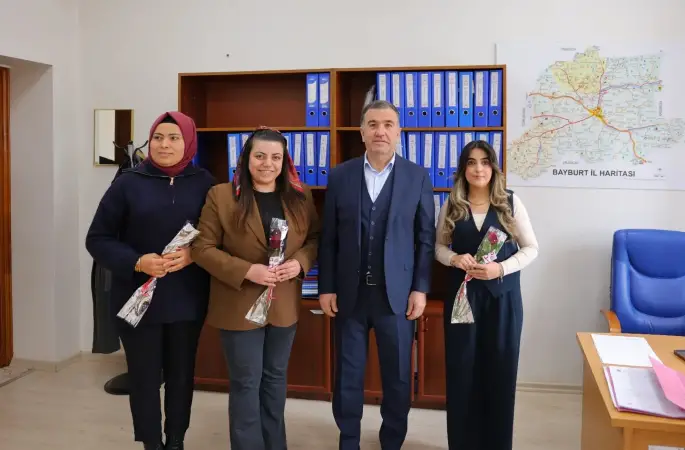 Bayburt Valisi Eldivan, 8 Mart Dünya Kadınlar Günü’nü kutladı
