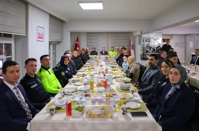 Bayburt Valisi Eldivan, emniyet personeliyle iftar programında buluştu
