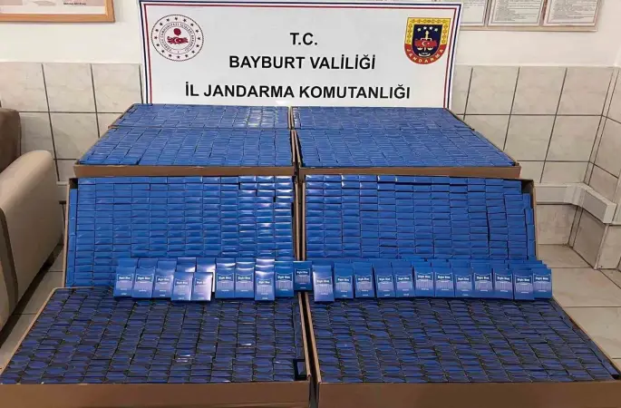 Bayburt’ta 2 bin paket kaçak sigara ve 40 bin adet makaron ele geçirildi
