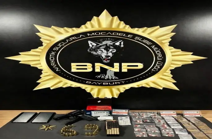 Bayburt’ta alkollü eğlence mekânında satışa hazır uyuşturucu maddeler ele geçirildi
