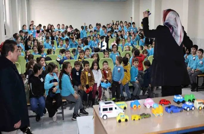 Bayburt’ta öğrencilere yönelik sağlık eğitimi sürüyor
