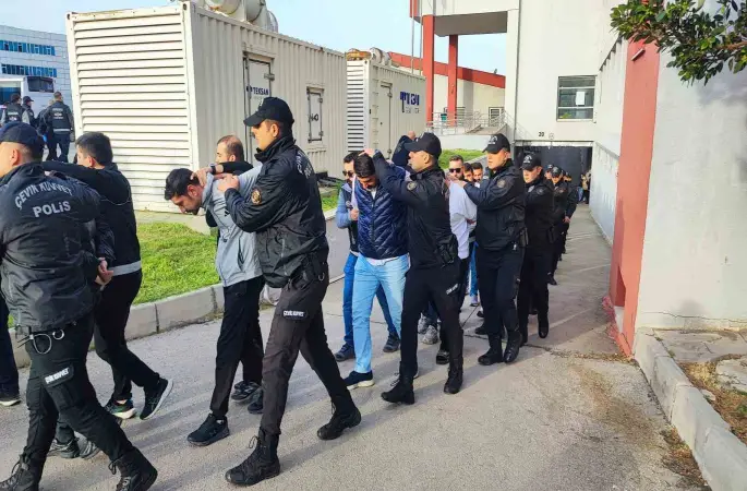 Bayğaralar suç örgütüne yönelik operasyonda gözaltına alınan 287 şüpheli adliyeye sevk edildi
