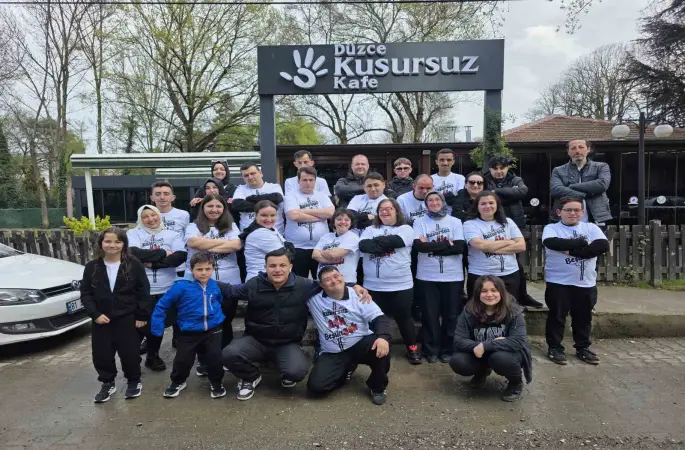 Beşiktaş, kafe çalışanı özel bireyleri ağırladı
