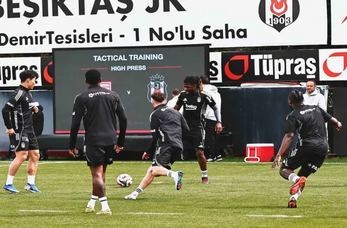 Beşiktaş kondisyon ve taktik çalıştı
