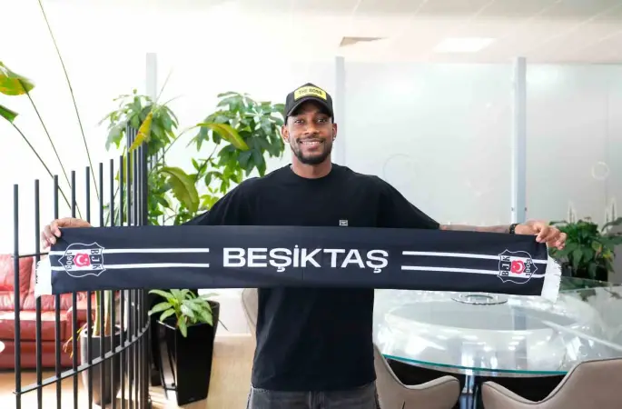 Beşiktaş’ın anlaşmaya vardığı Amir Murillo, İstanbul’a geldi
