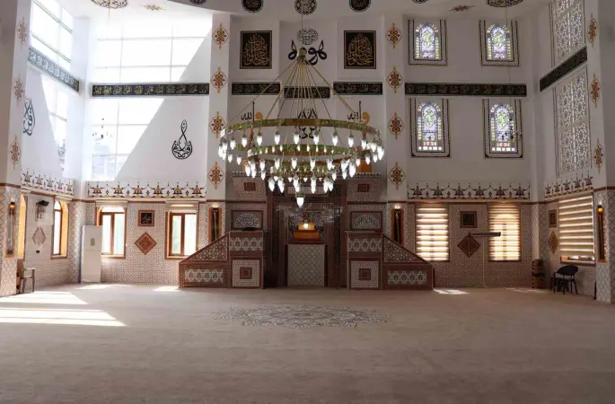 Beyağaç Merkez Çarşı Camii ibadete açıldı
