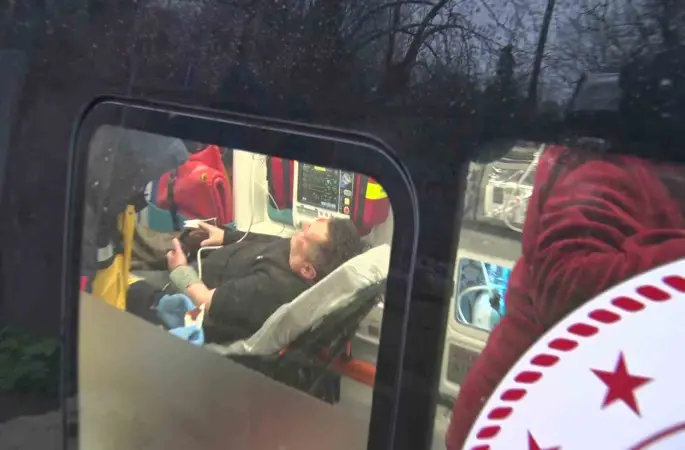 Beykoz’da İETT otobüsü kaldırıma çarptı: 4 yaralı
