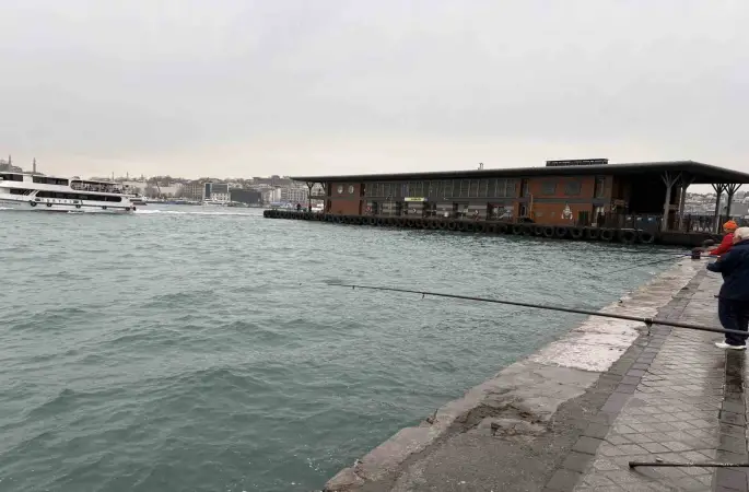 Beyoğlu Karaköy’de denizde kadın cesedi bulundu
