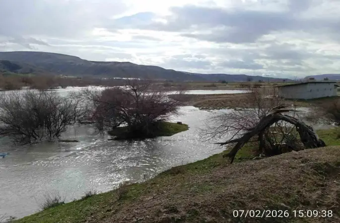 Beypazarı’nda ekili araziler sular altında kaldı
