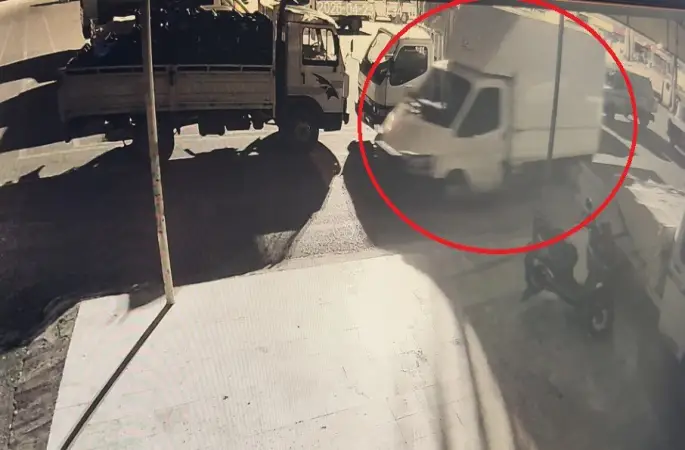 Biber yüklü kamyoneti çaldılar, biberleri satıp parasını harcayamadan yakalandılar
