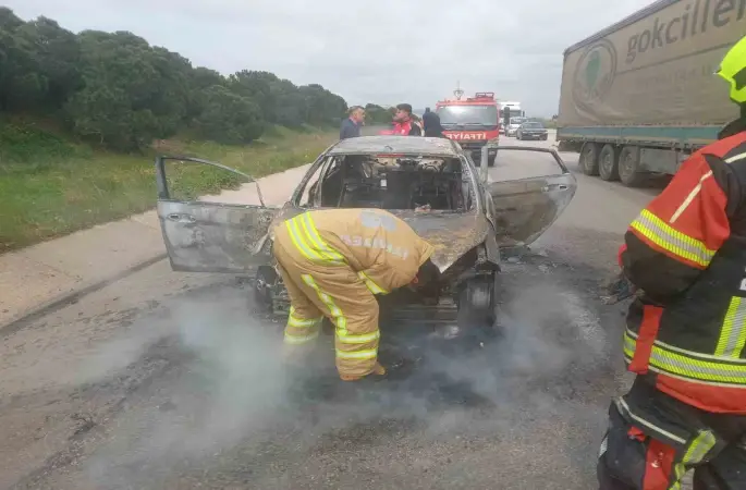 Biga-bandırma karayolunda çıkan araç yangını söndürüldü
