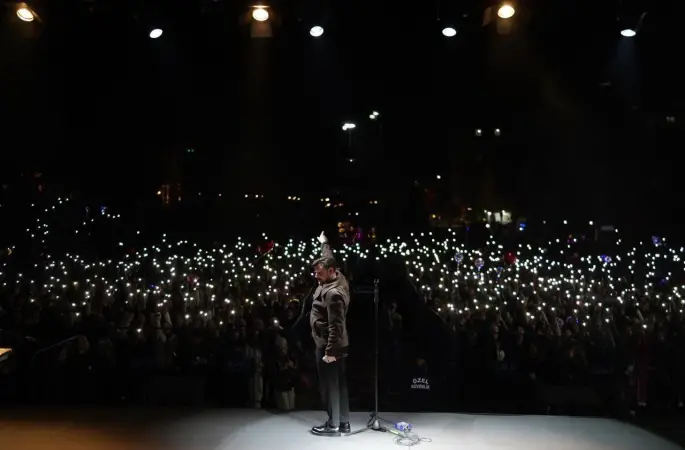 Bilecik Cumhuriyet Meydanı’nda Ekin Uzunlar konseri
