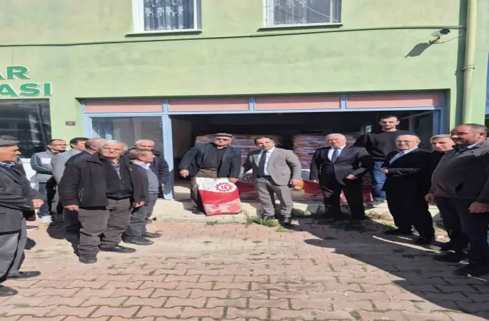 Bilecik’te 240 torba yağlık ayçiçeği tohumu üreticilere dağıtıldı
