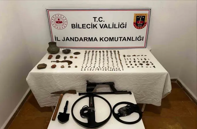 Bilecik’te tarihi eser kaçakçılığı operasyonu: 349 parça tarihi eser bulundu

