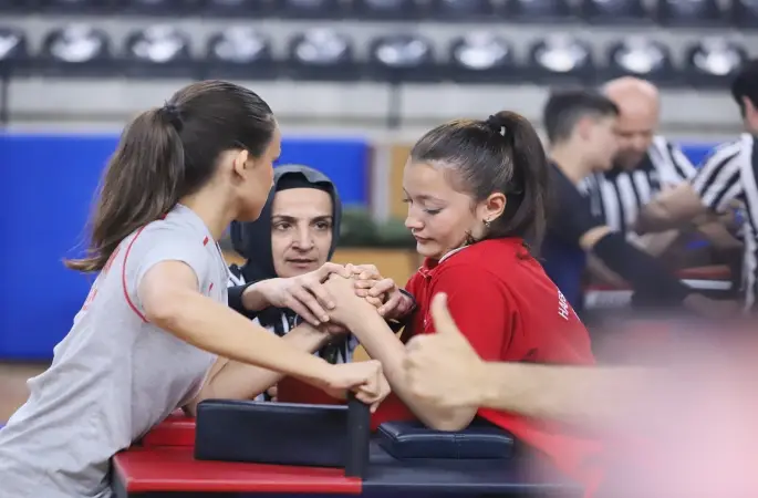 Bilek güreşi grup heyecanı Denizli’de başlıyor
