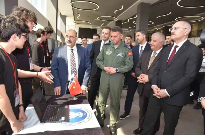 Bilimin kalbi Balıkesir’de attı: Bilim Fuarı yoğun katılımla açıldı
