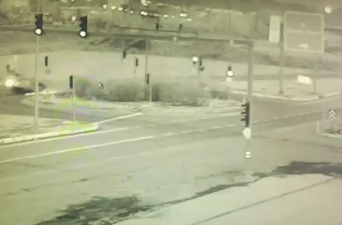 Bingöl’de taklalar atan aracın ters döndüğü kaza kameralara yansıdı
