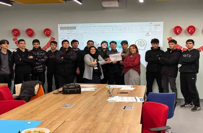 Binlerce öğrenci ara tatilde bilimle buluştu
