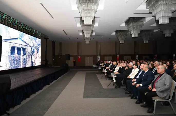 Binlerce yıllık tarihe yapay zekayla ışık tutulan filmin galasına yoğun ilgi
