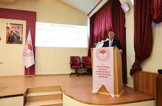 Bitki koruma ürünleri satan bayilere yönelik eğitim
