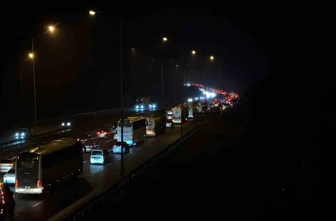 Bolu geçişinde bayram trafiği kilit
