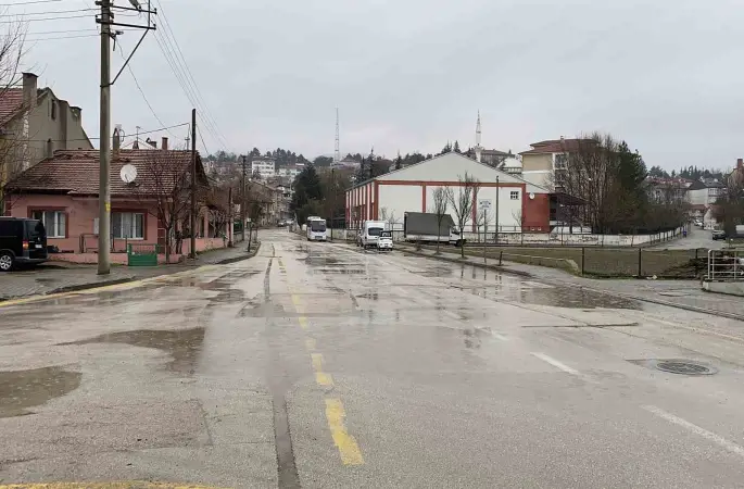 Bolu güne yağışla uyandı
