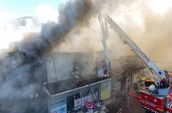 Buca’daki iş yeri yangını kontrol altına alındı
