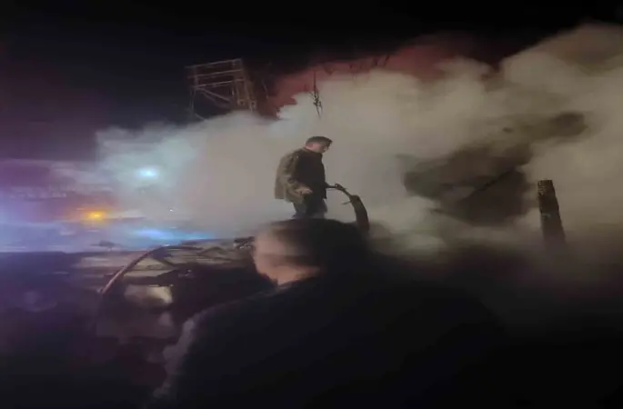 Burdur’da yanan ev kullanılamaz hale geldi
