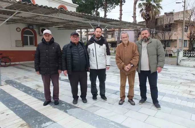 Burhaniye’de Hacı Gürsesler Cami imece ile ışıl ışıl  oldu
